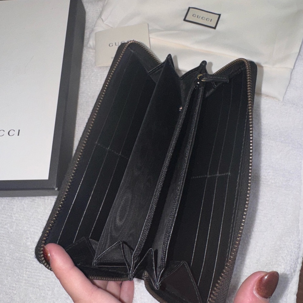 Gucci marmont zip around wallet - Picture 4 of 5